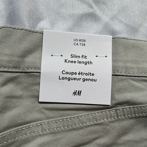 H&M NEW Men’s Shorts | Slim Fit Knee Length | Size 38 - Picture 3 of 5